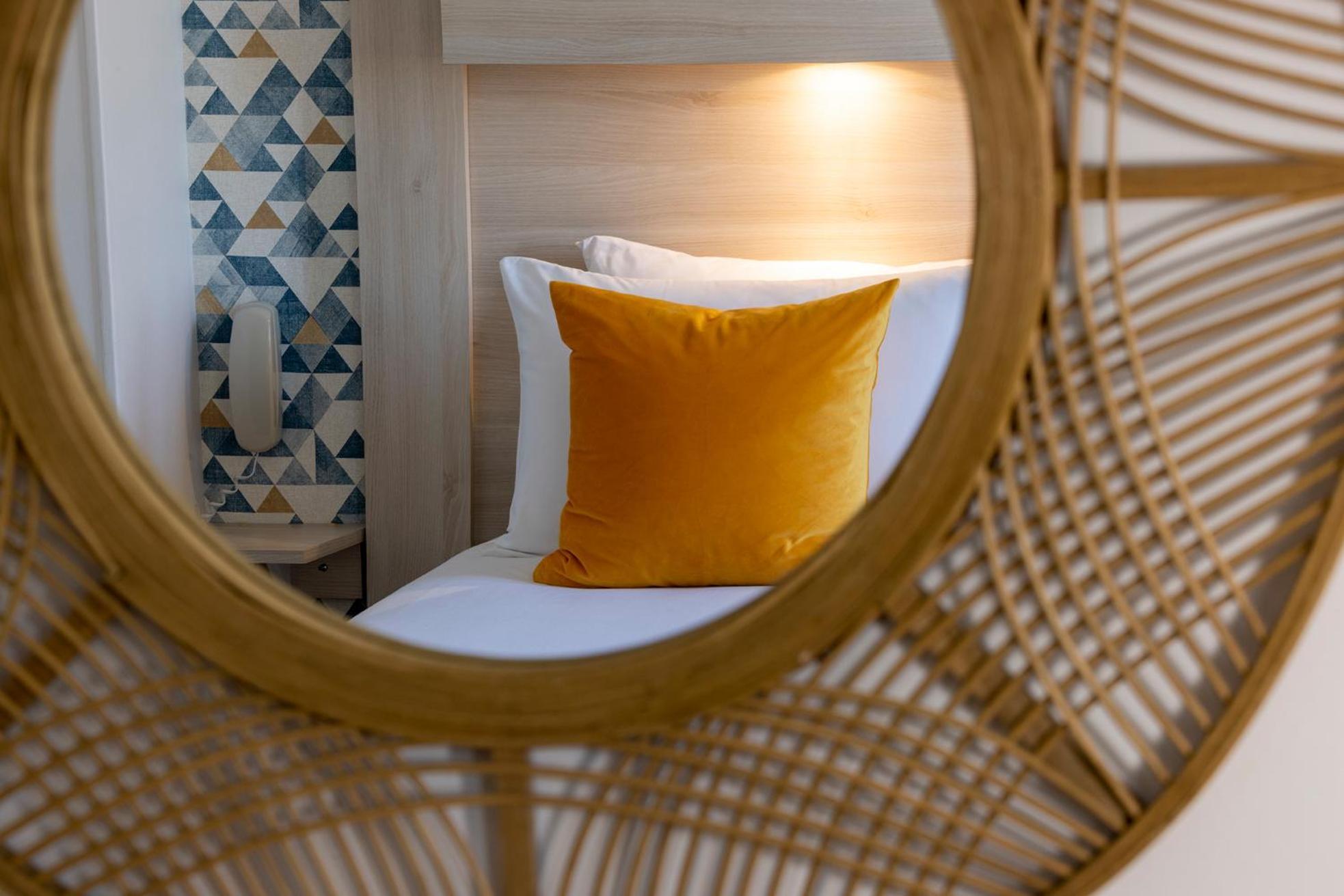 Hotel De Lion Sur Mer Ngoại thất bức ảnh