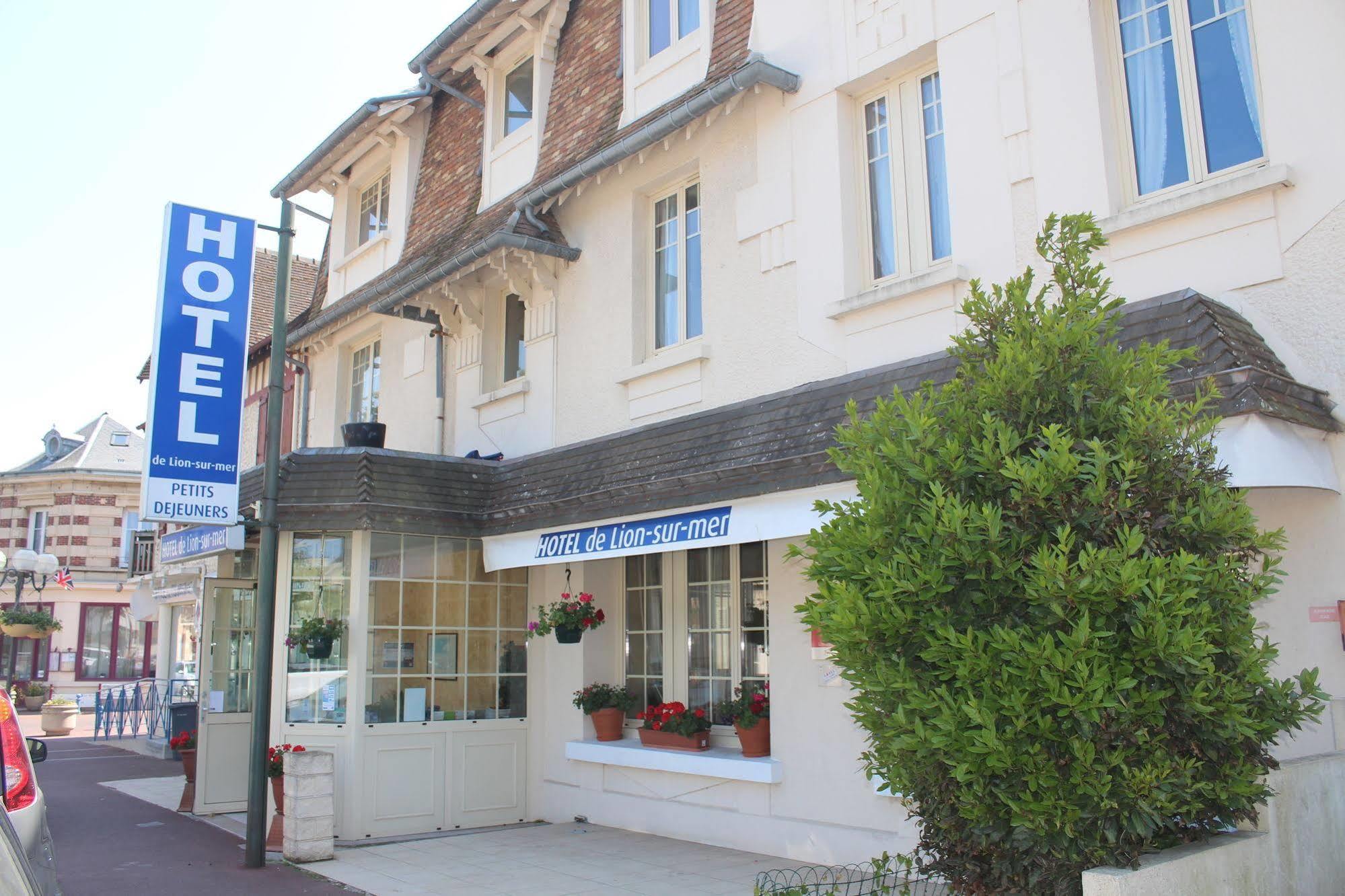 Hotel De Lion Sur Mer Ngoại thất bức ảnh