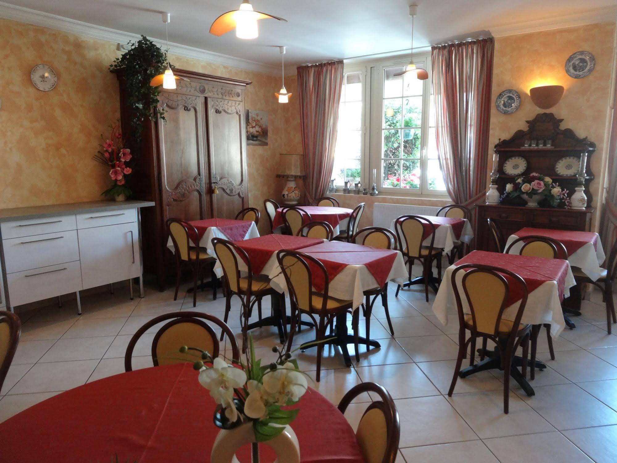 Hotel De Lion Sur Mer Ngoại thất bức ảnh